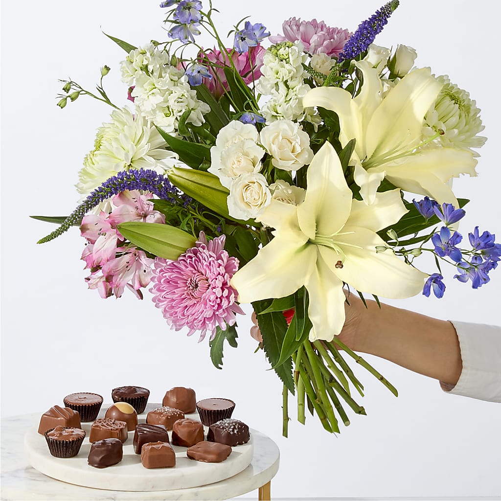 Winter Celebration Bouquet –  House Of Flowers, Worcester MA